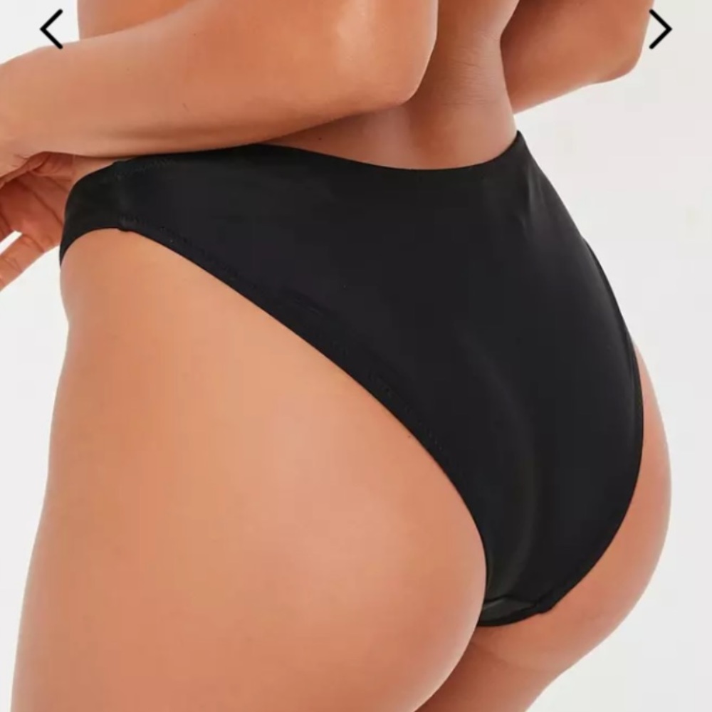 Misguided high leg bottom